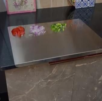 🍴 Stainless Steel Chopping Board for Daily Kitchen Use — Sleek, Hygienic & Built to Last!